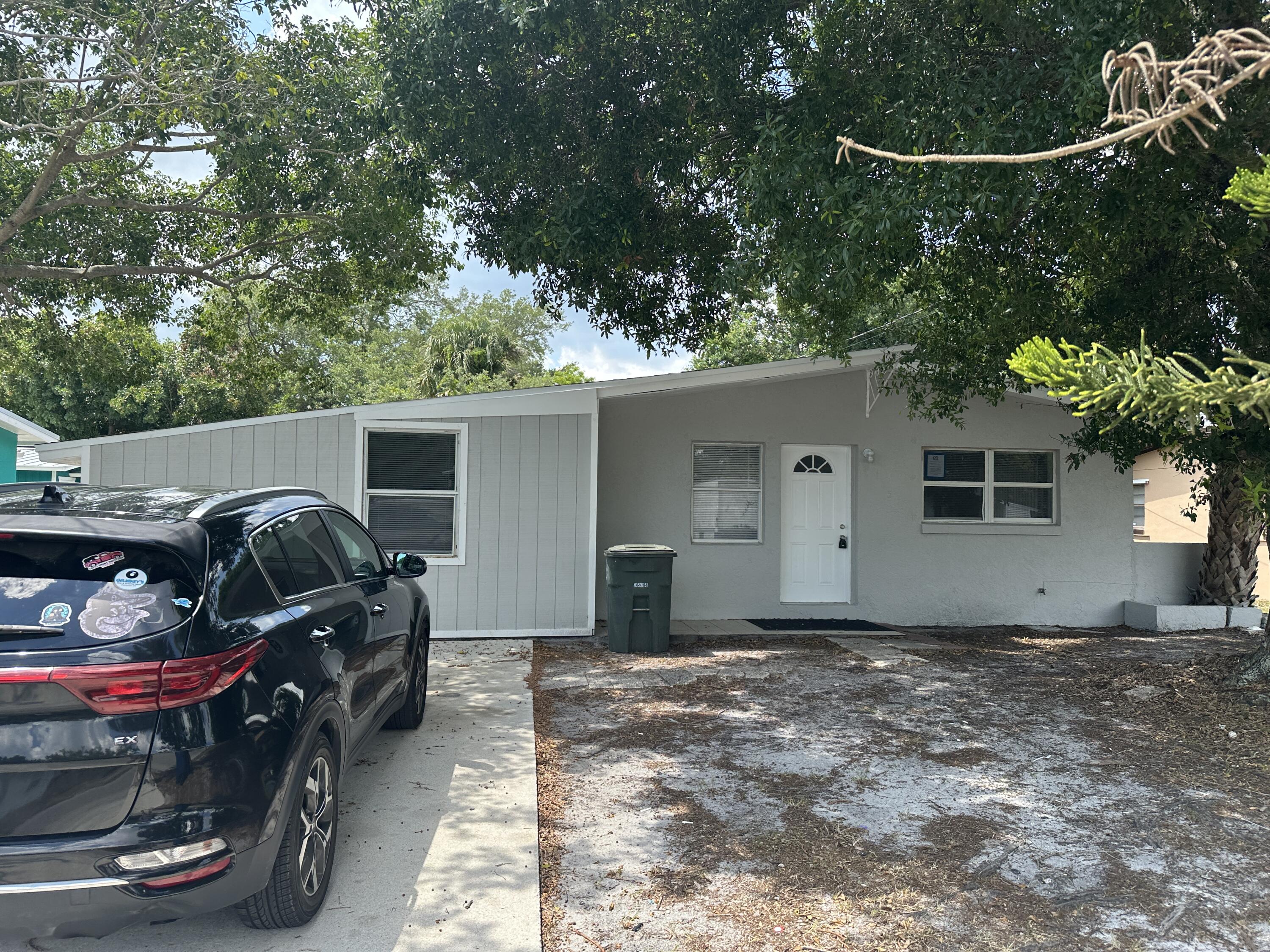 115 Maple Avenue Fort Pierce, FL 34982 - Photo 2 of 16 IMG_4383