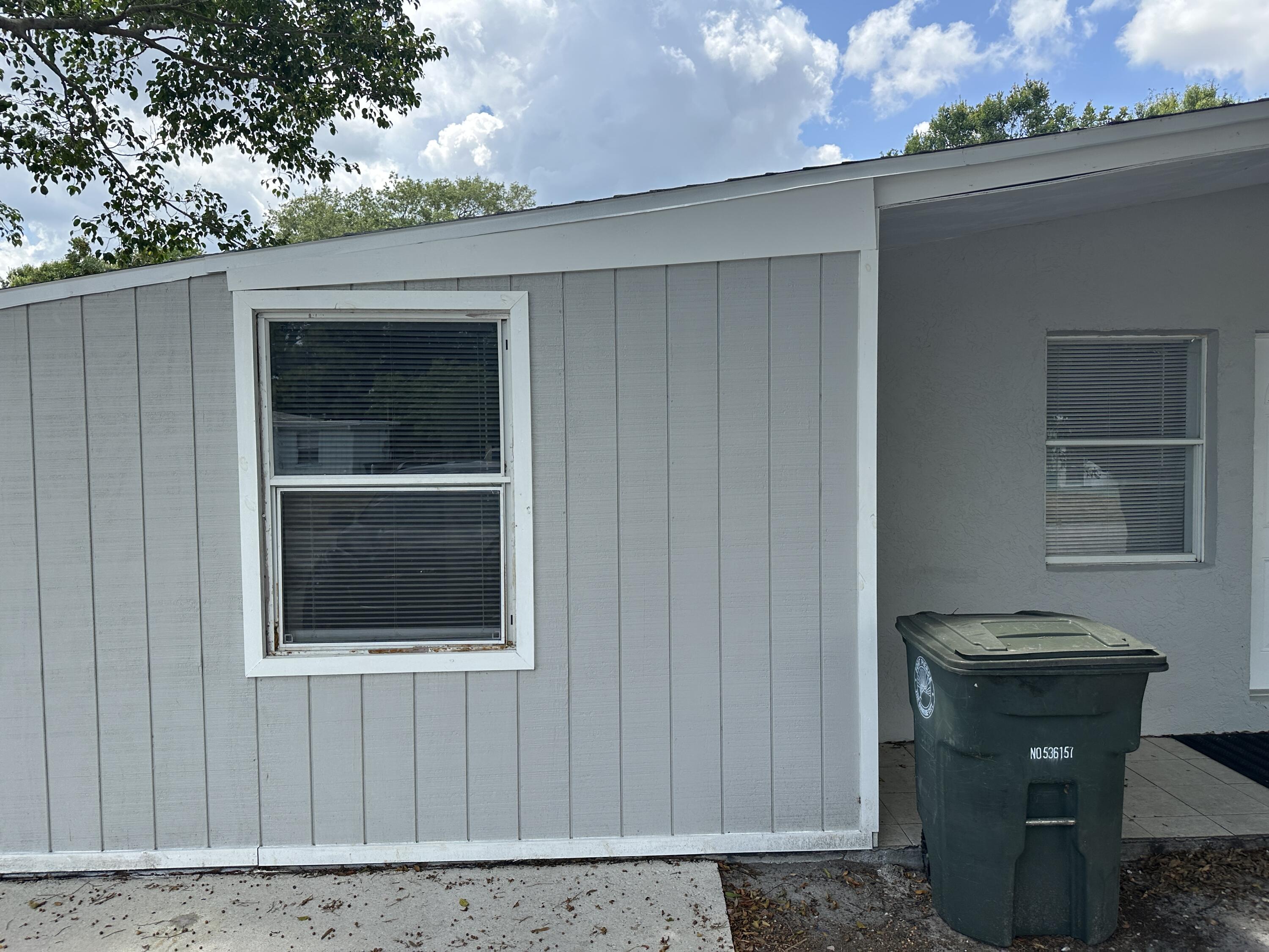 115 Maple Avenue Fort Pierce, FL 34982 - Photo 3 of 16 IMG_4386