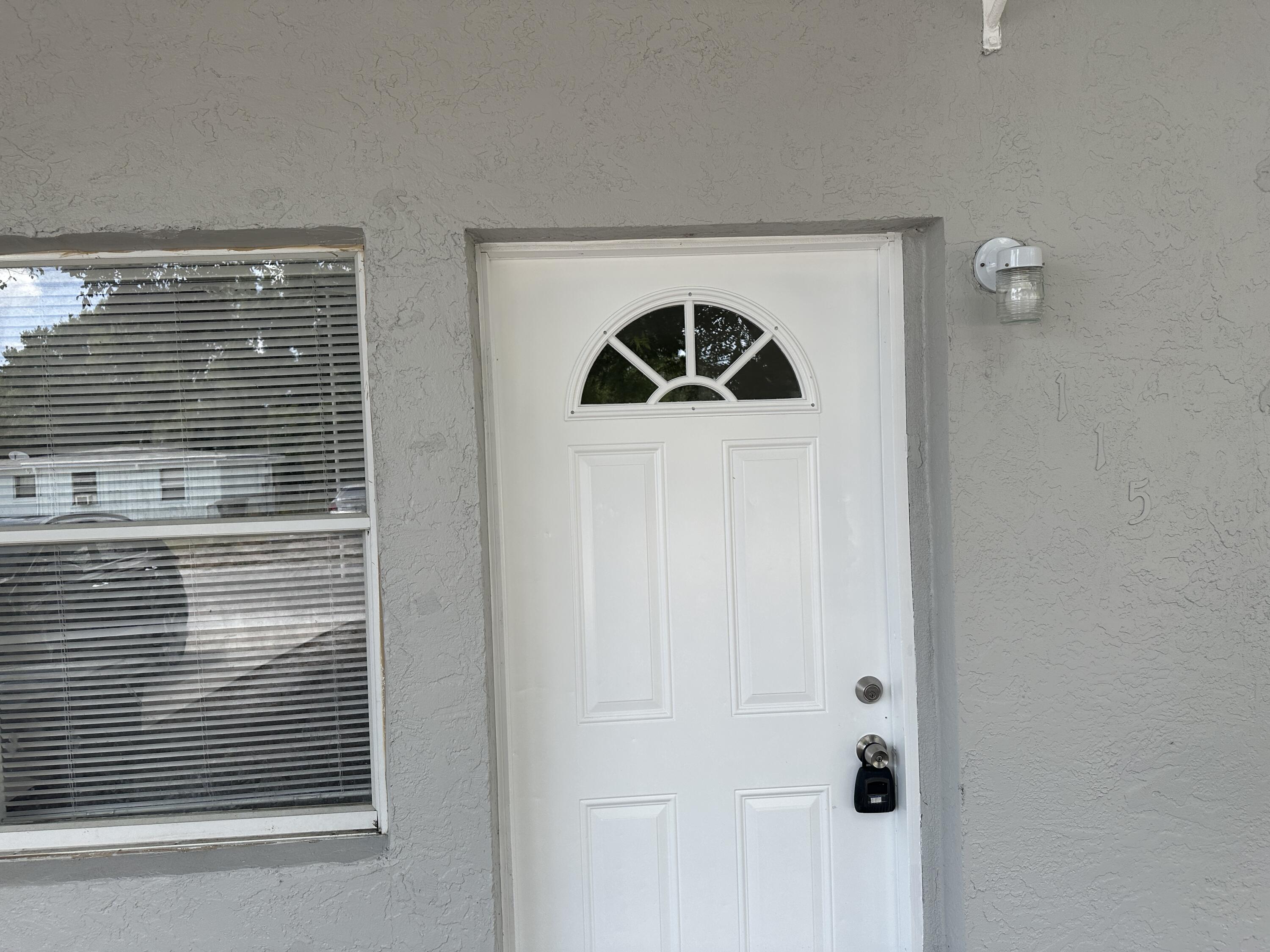 115 Maple Avenue Fort Pierce, FL 34982 - Photo 4 of 16 IMG_4394