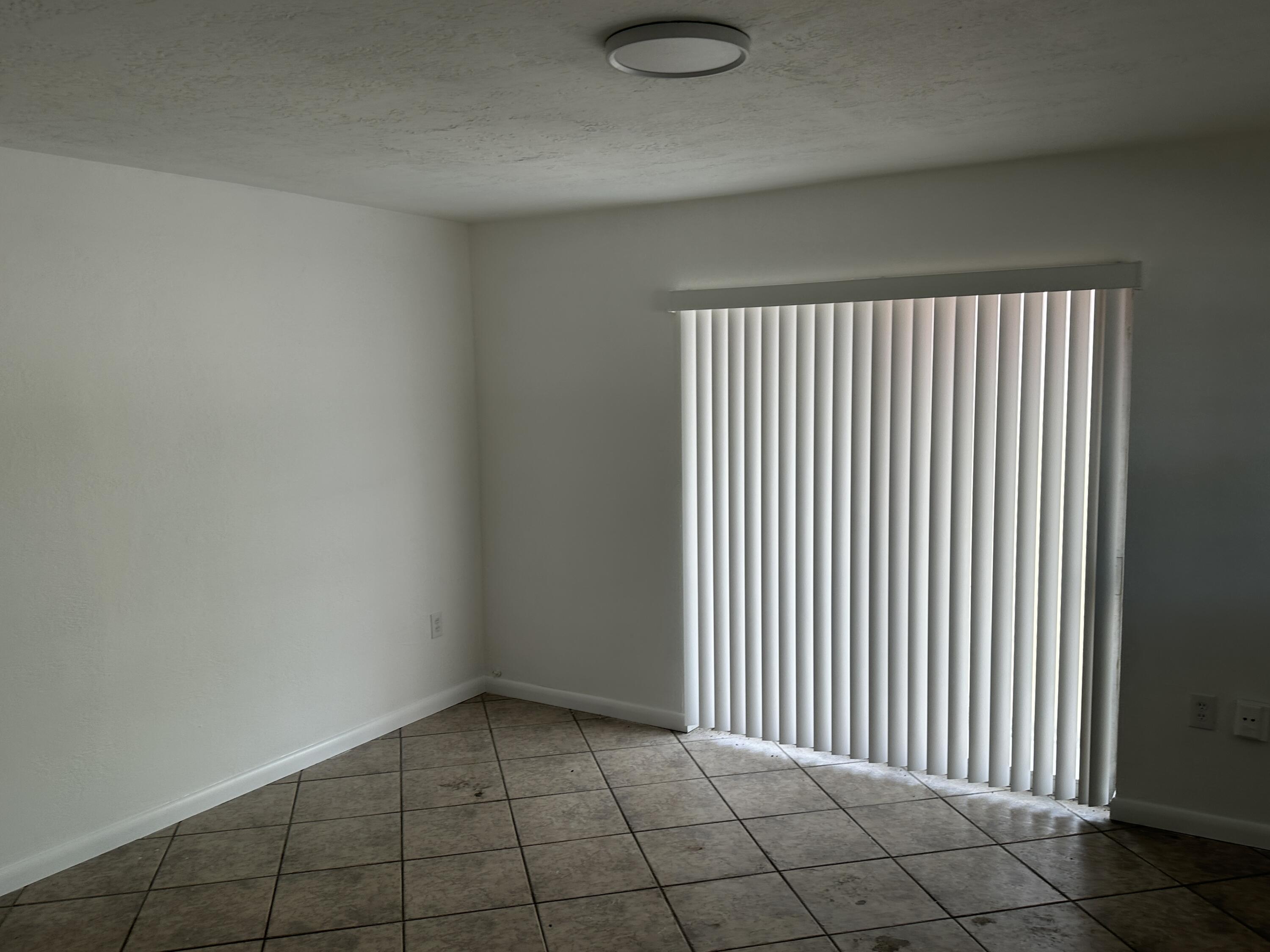 115 Maple Avenue Fort Pierce, FL 34982 - Photo 8 of 16 IMG_4443