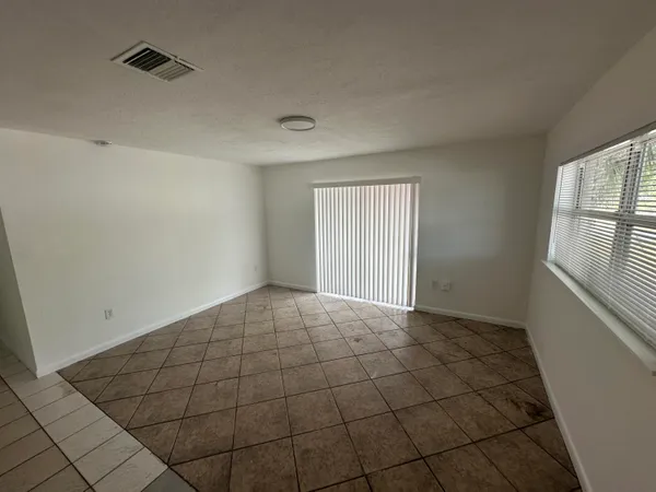 $1,999 | 115 Maple Avenue, Fort Pierce, FL 34982