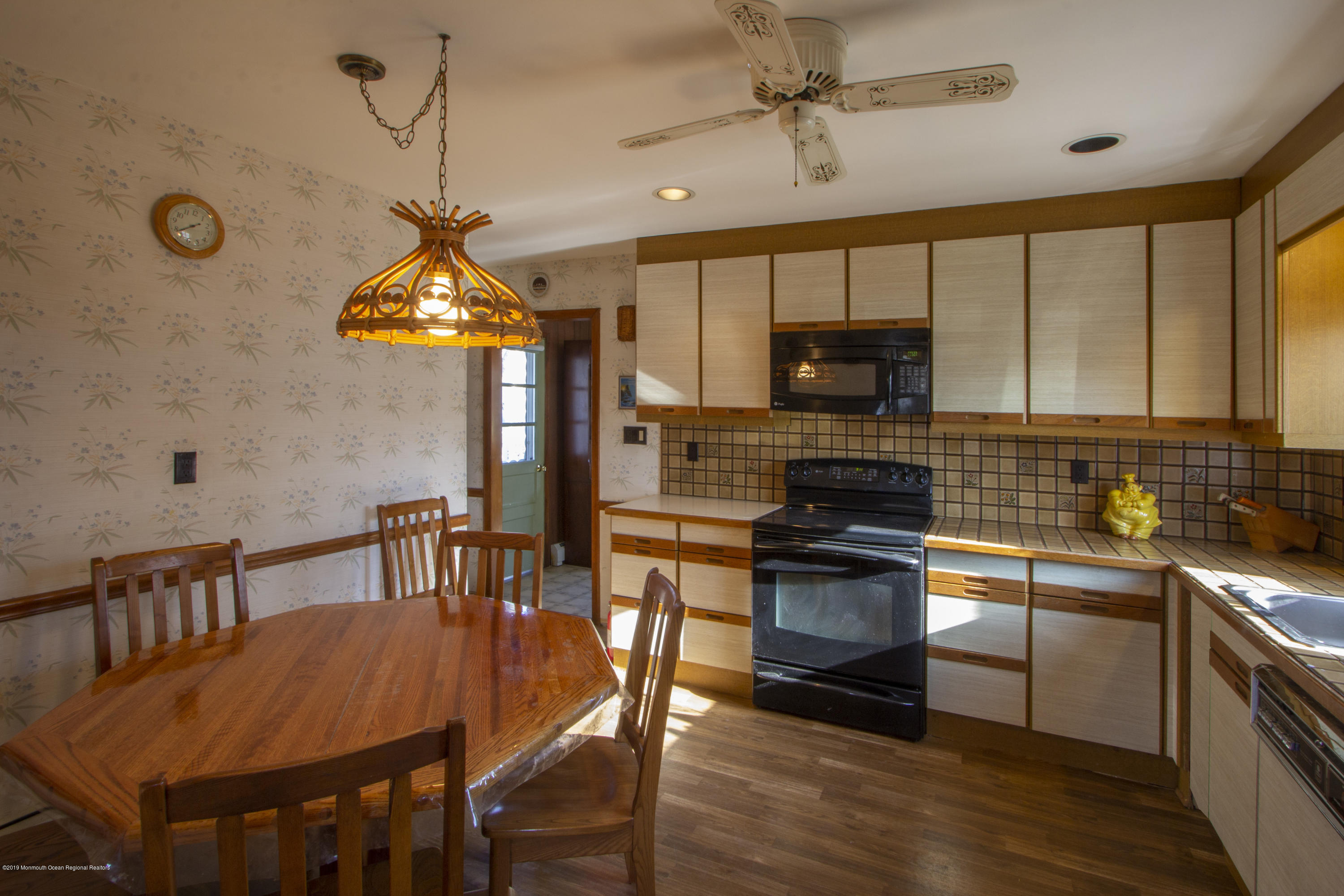 2409 Maple Street Point Pleasant, NJ 08742 - Photo 6 of 27 IMG_0677