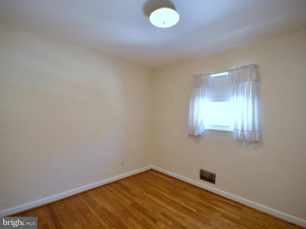 4906 Stickley Road Rockville, MD 20852 - Photo 10 of 27 Bedroom