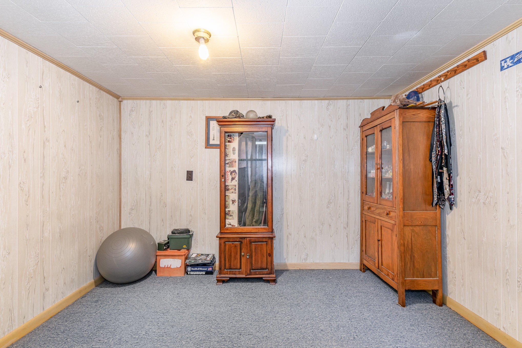 2847 Ashwood Road Columbia, TN 38401 - Photo 18 of 38 a room with wooden floor and furniture