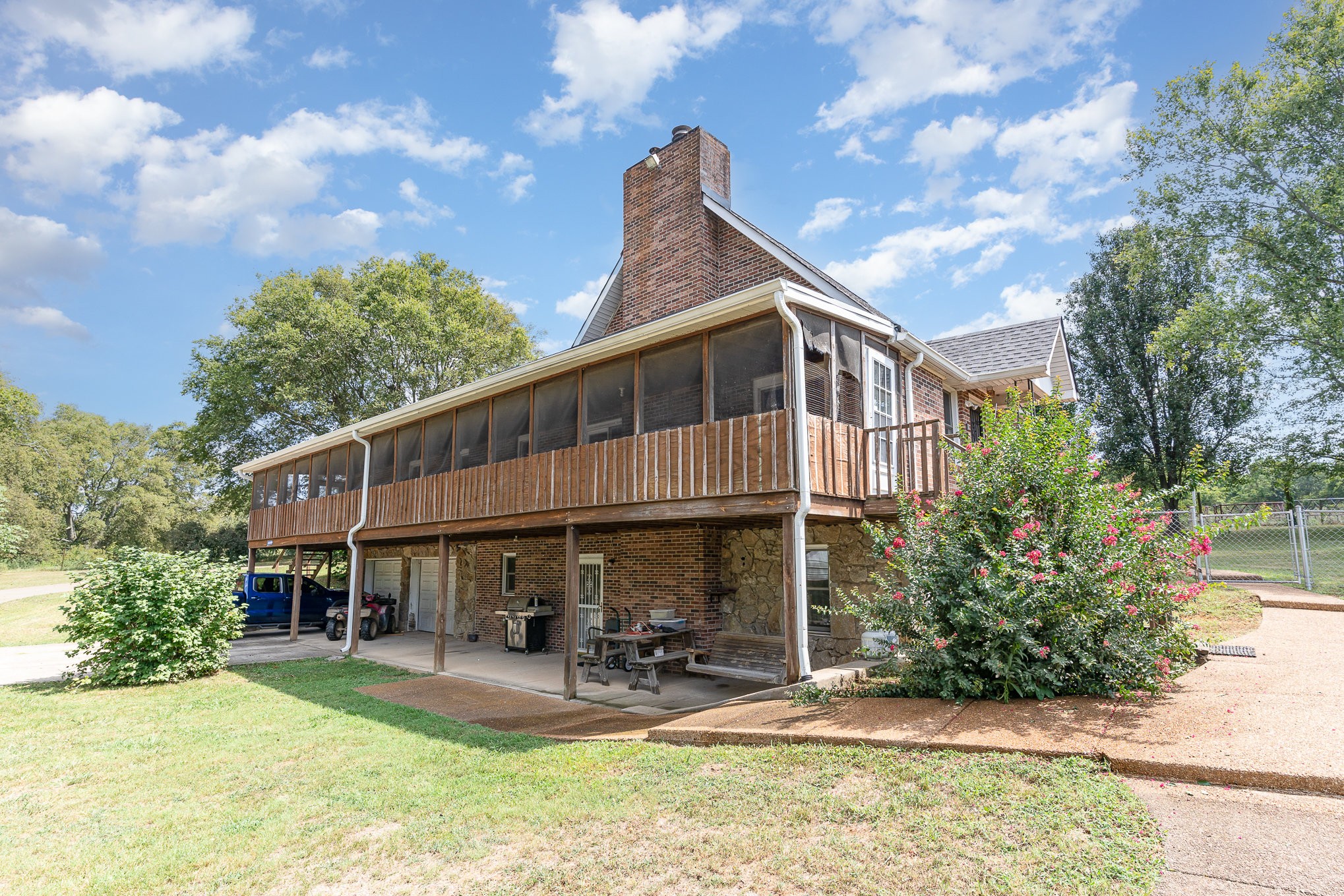 2847 Ashwood Road Columbia, TN 38401 - Photo 24 of 38 a front view of a house with garden and sitting area