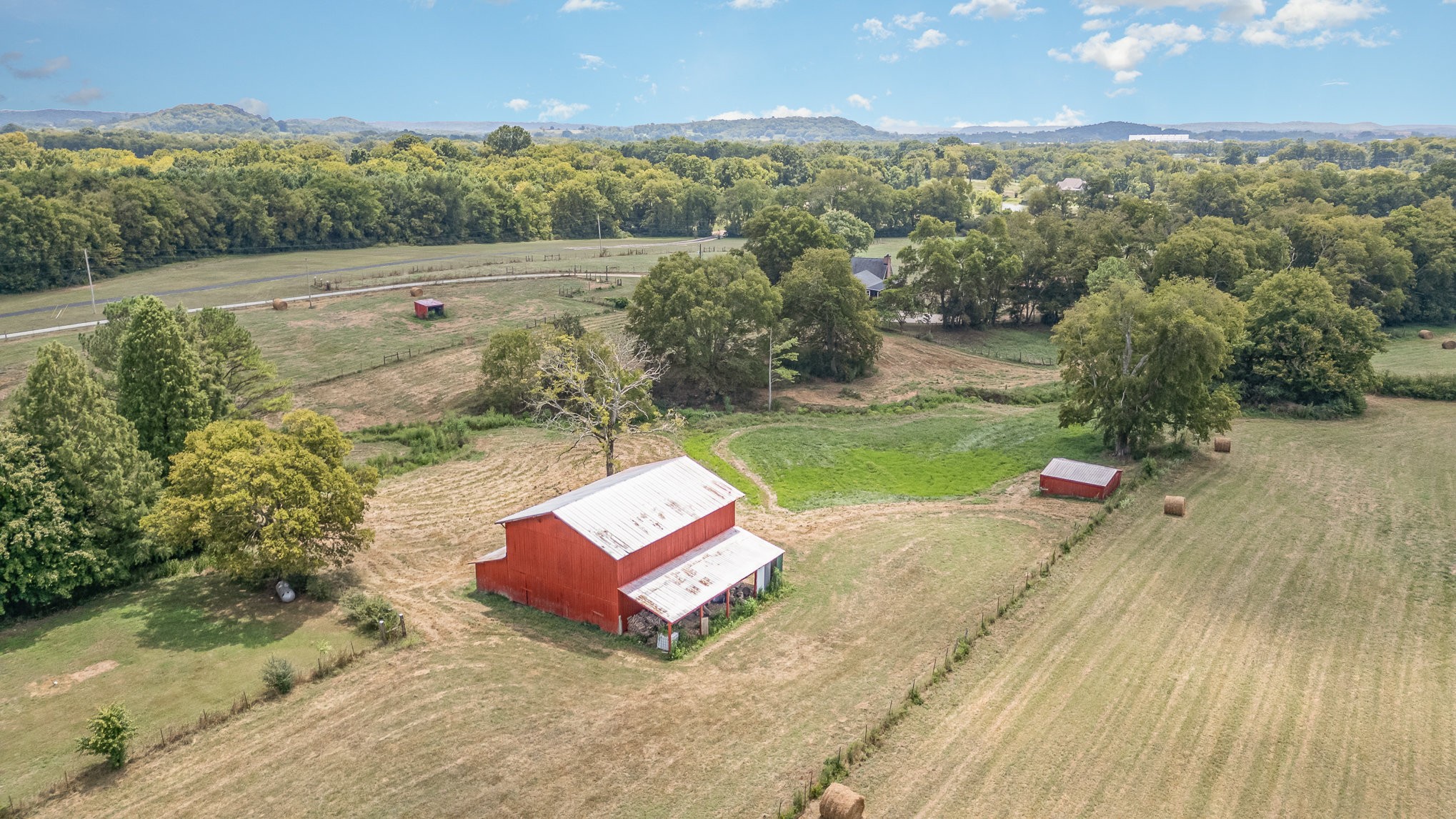 2847 Ashwood Road Columbia, TN 38401 - Photo 30 of 38 an aerial view of a house