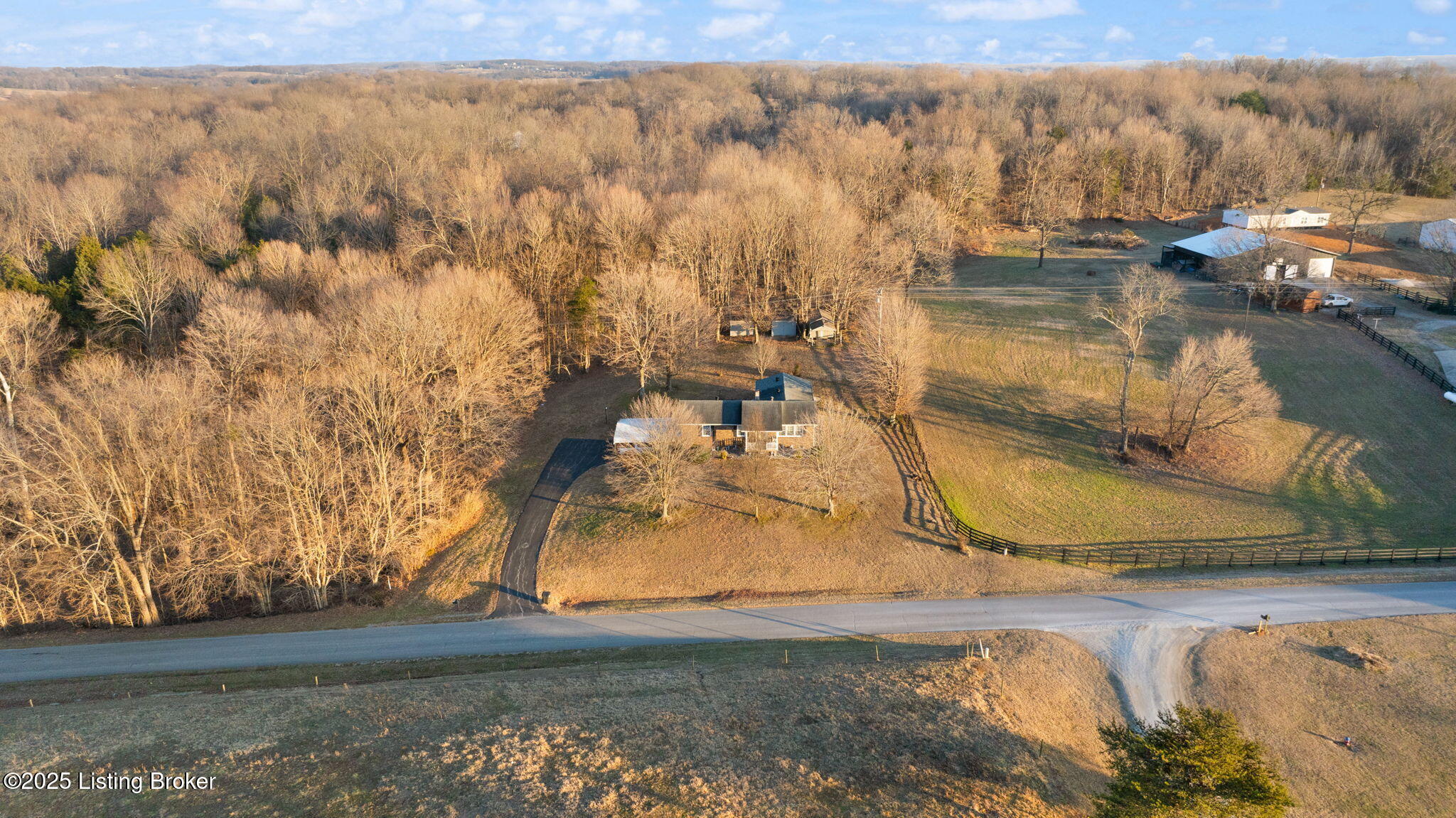 206 North Lucas Road Glasgow, KY 42141 - Photo 57 of 86 57-web-or-mls-DJI_20250127184413_0006_D