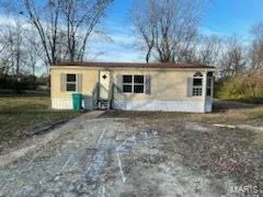 $1,200 | 1350 Pami Street, St. Clair, MO 63077