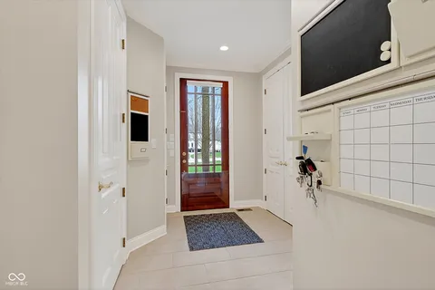 $1,500,000 | 4248 Creekside Pass, Zionsville, IN 46077