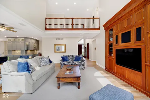 $1,500,000 | 4248 Creekside Pass, Zionsville, IN 46077