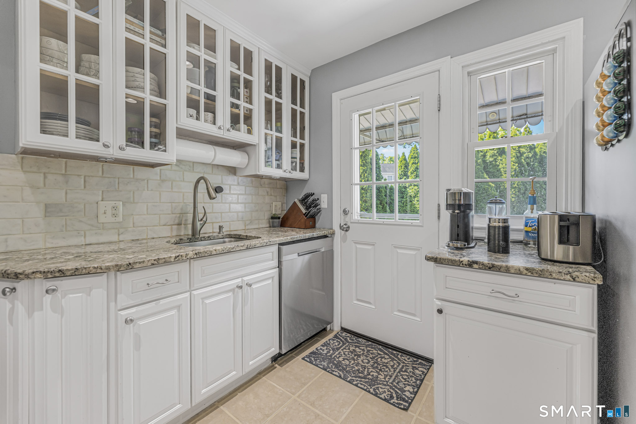 355 Sylvan Knoll Road Stamford, CT 06902 - Photo 7 of 18