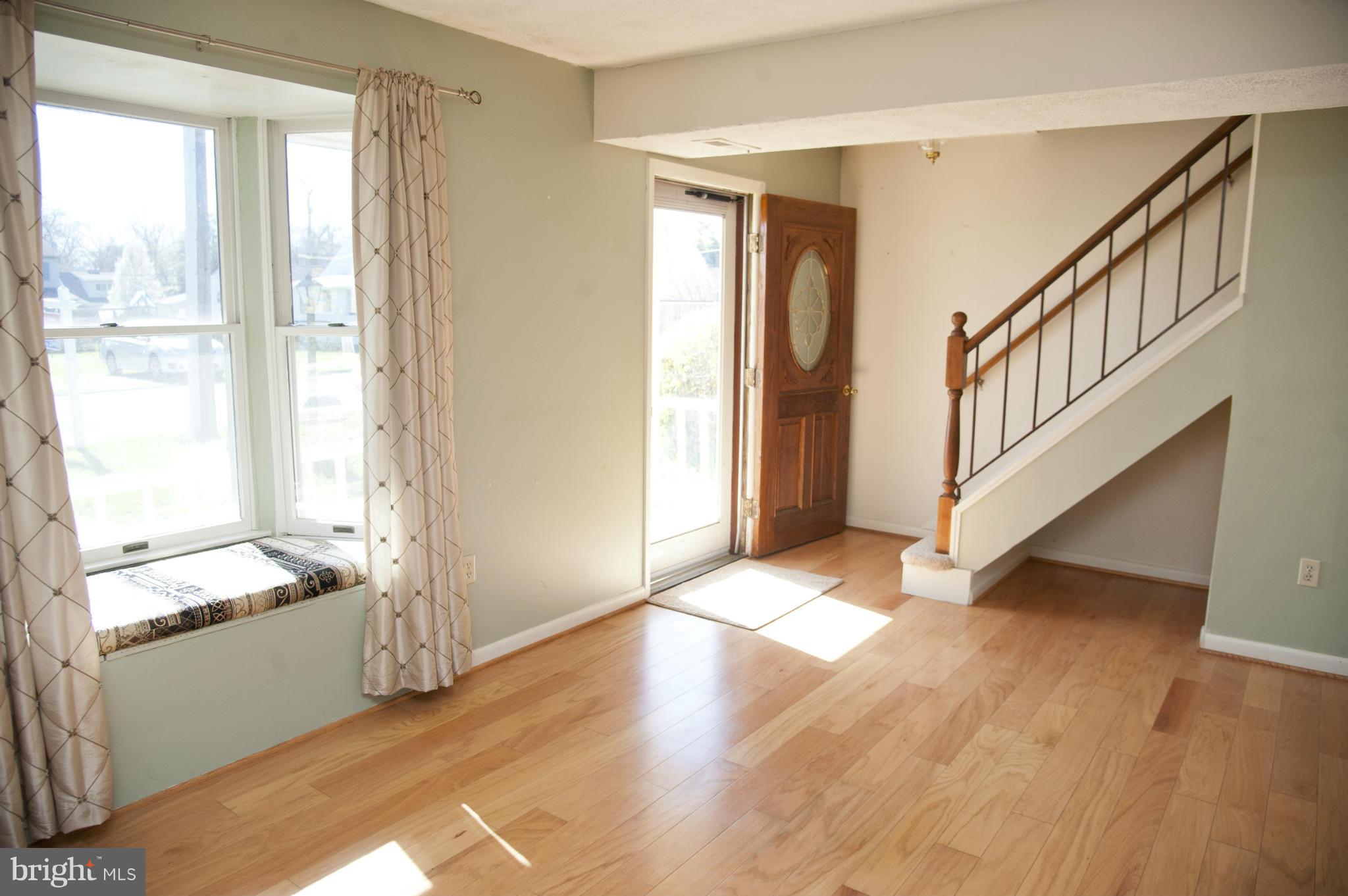 1605 Bishop Road Edgewater, MD 21037 - Photo 3 of 25 Interior (General)