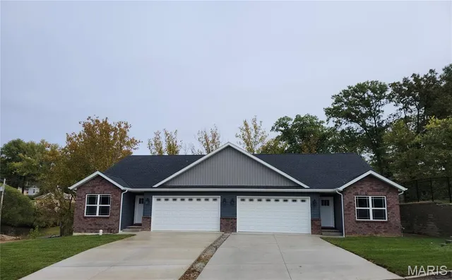 $379,900 | 652 North Kansas Street, Unit 652B, Edwardsville, IL 62025