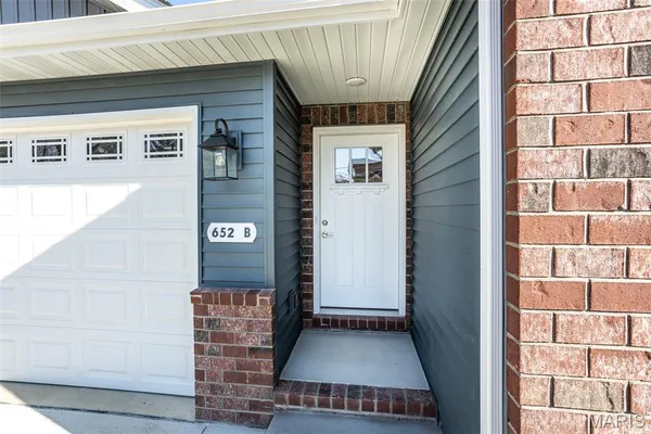 $360,000 | 652 North Kansas Street, Unit 652B, Edwardsville, IL 62025