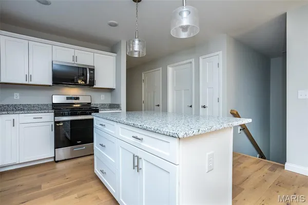 $360,000 | 652 North Kansas Street, Unit 652B, Edwardsville, IL 62025