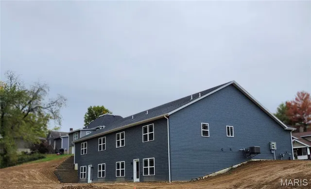 $379,900 | 652 North Kansas Street, Unit 652B, Edwardsville, IL 62025