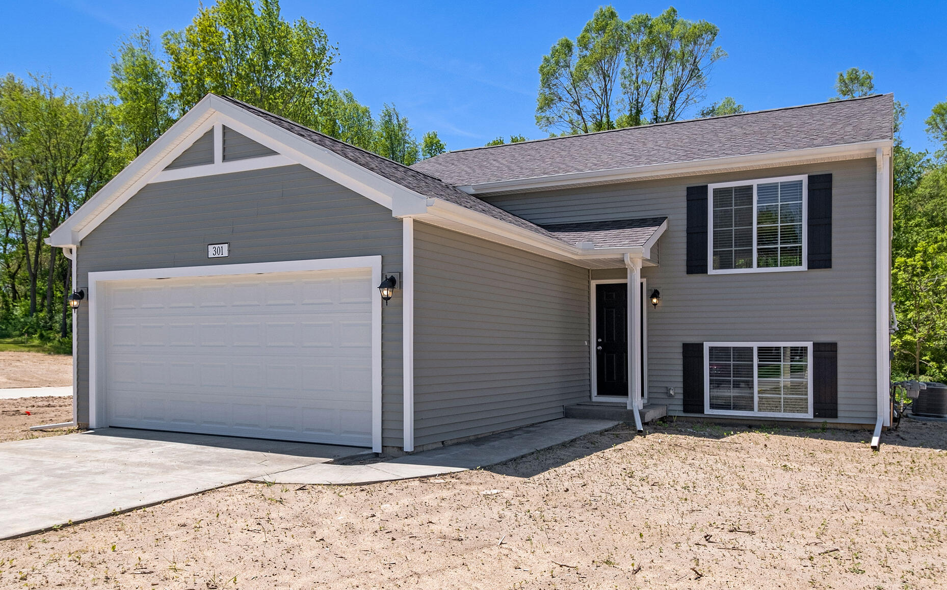 71348 Embassy Road Edwardsburg, MI 49112 - Photo 1 of 22 HSW005-i2060-Exterior3