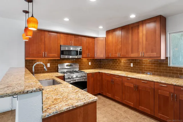 $3,995 | 906 Lacebark Street, San Marcos, CA 92069