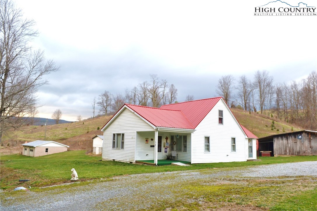 180 Country View Road Troutdale, VA 24378 - Photo 1 of 33 Gallery Image 1