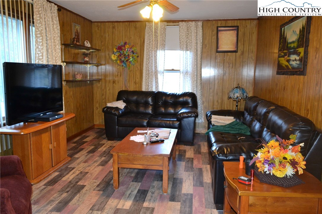 180 Country View Road Troutdale, VA 24378 - Photo 24 of 33 Gallery Image 24