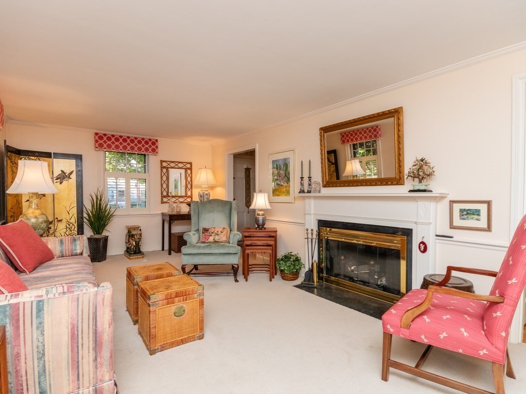 24 Fuller Brook Road Wellesley, MA 02482 - Photo 4 of 42