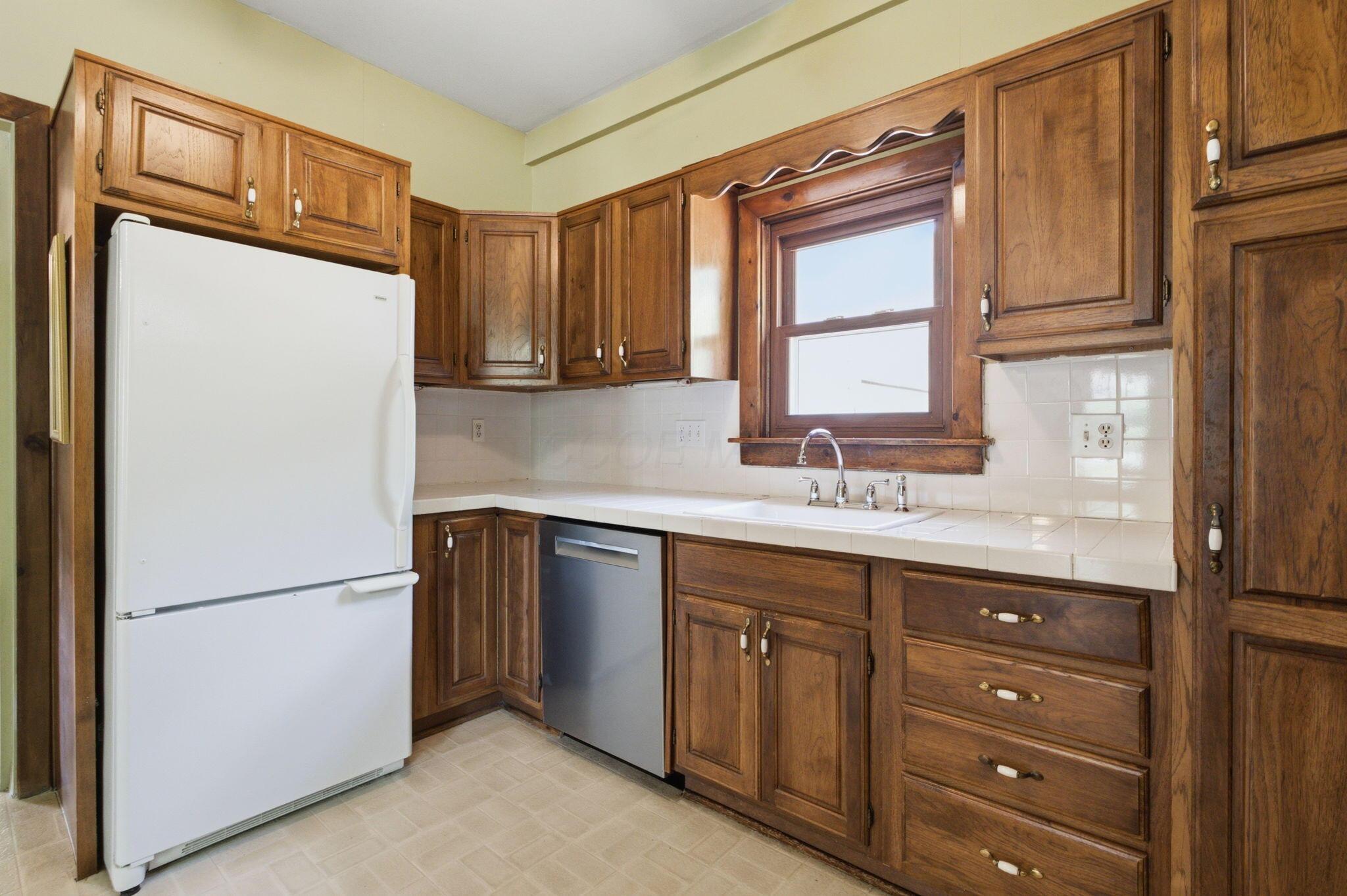 484 County Line Road Westerville, OH 43082 - Photo 35 of 72