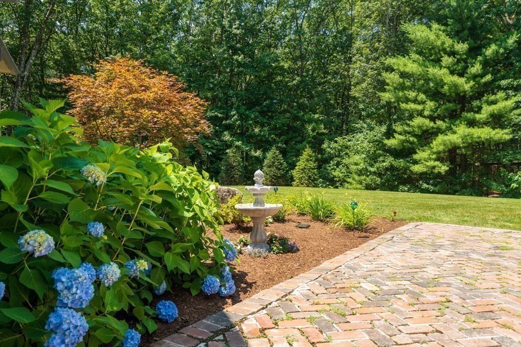 15 Deer Run Road Lincoln, MA 01773 - Photo 33 of 36