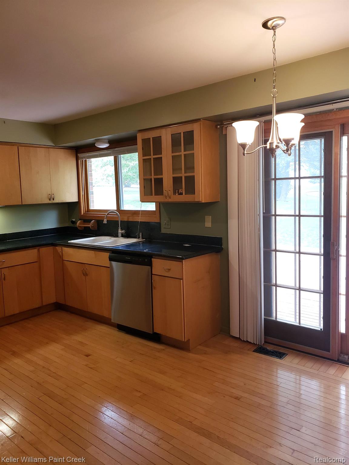 660 Baker Street Rochester, MI 48307 - Photo 14 of 43 Gallery Image 14