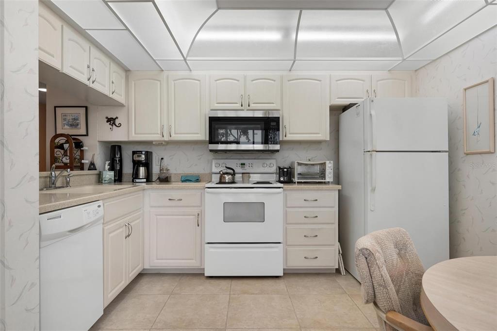 270 Cerromar Way South, Unit 57 Venice, FL 34293 - Photo 14 of 81