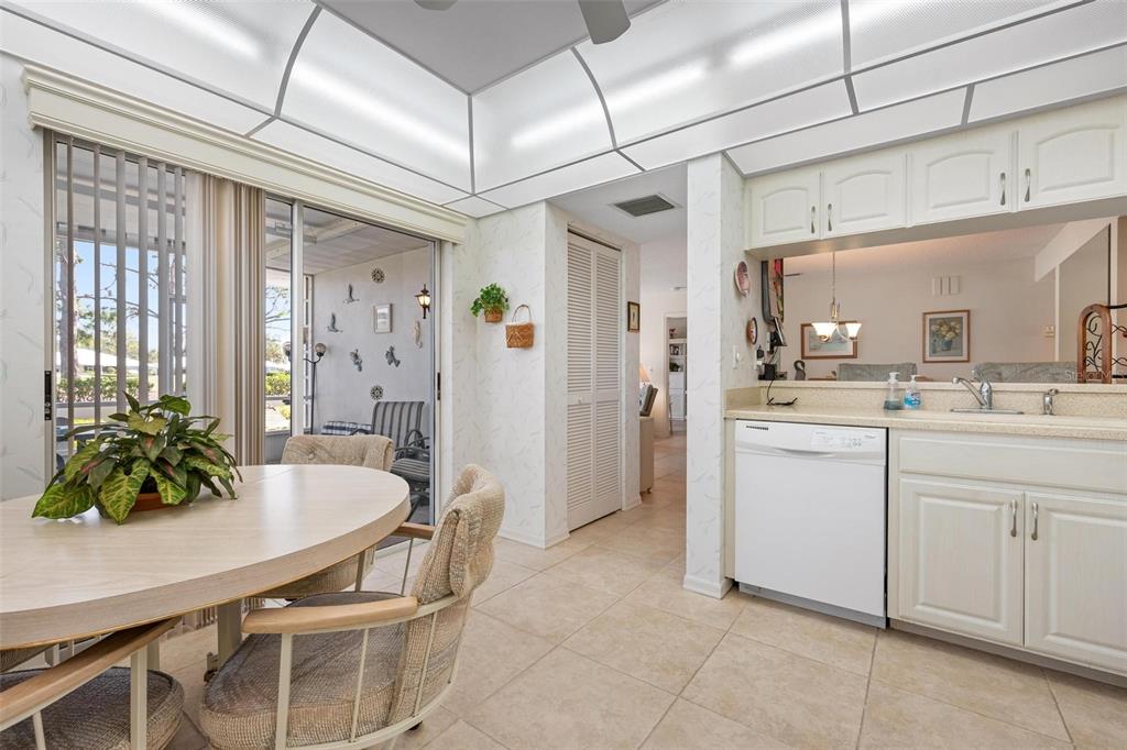 270 Cerromar Way South, Unit 57 Venice, FL 34293 - Photo 16 of 81