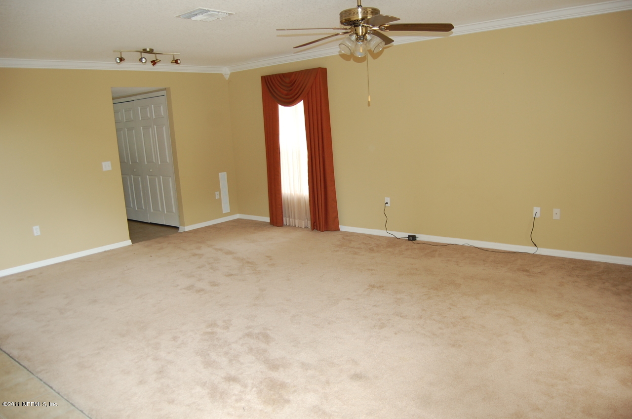 12094 Chester Creek Road Jacksonville, FL 32218 - Photo 3 of 14 living room