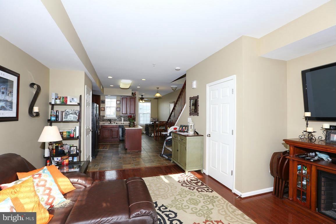 646 Tivoli Road Frederick, MD 21703 - Photo 4 of 26 Living Room