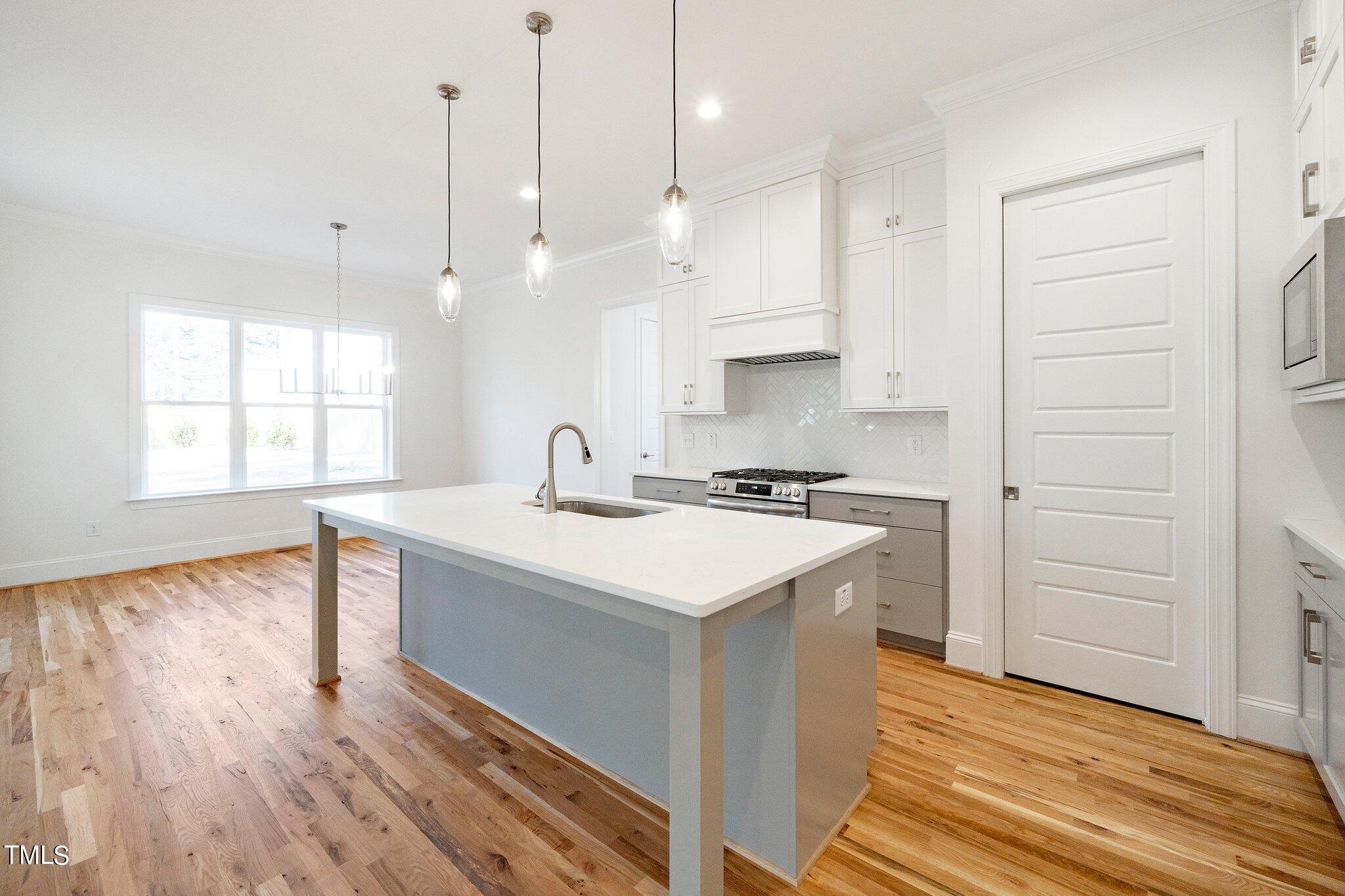 1652 Pineview Drive Raleigh, NC 27606 - Photo 14 of 33 13-web-or-mls-1652 Pineview Dr (11 of 30