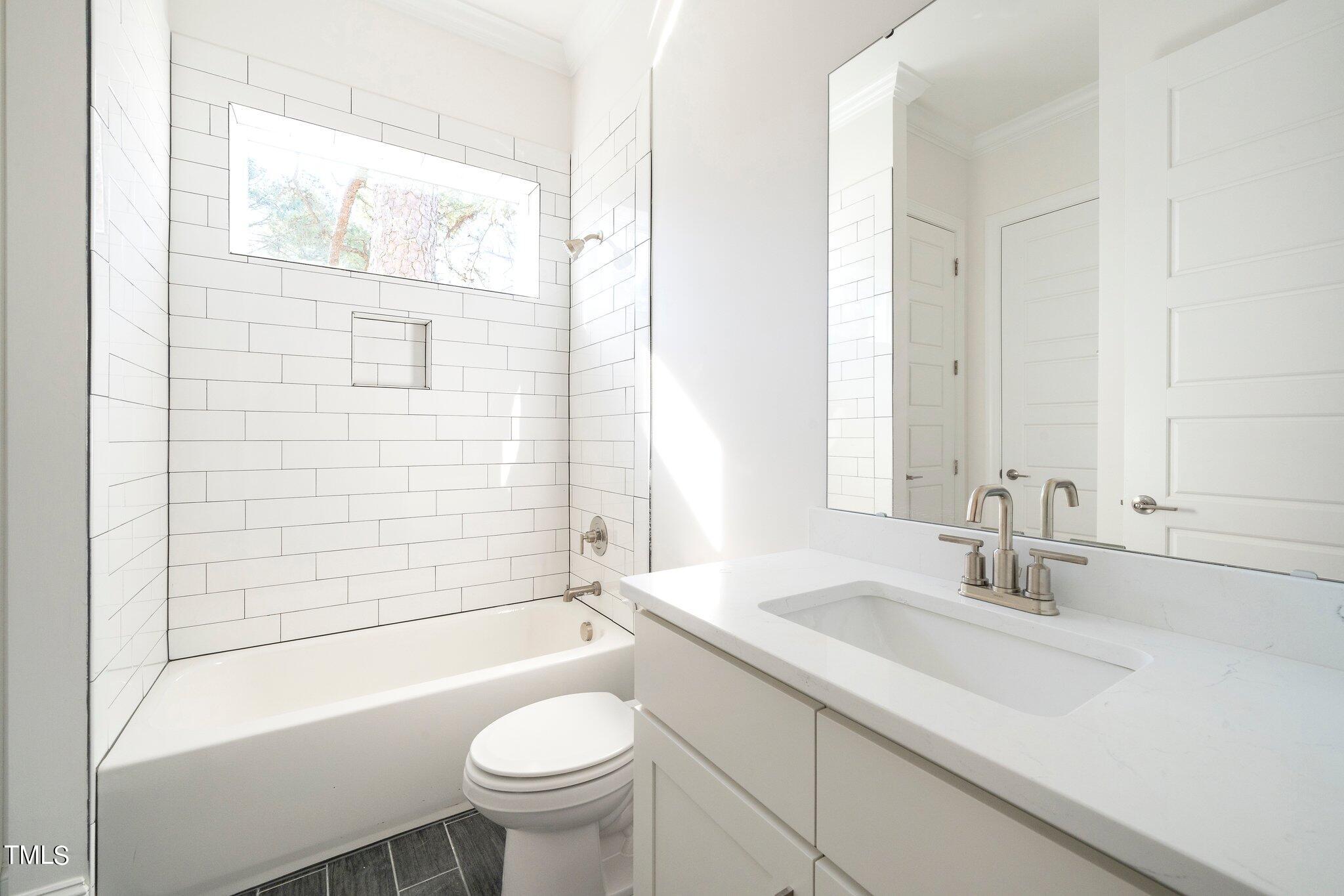 1652 Pineview Drive Raleigh, NC 27606 - Photo 8 of 33 7-web-or-mls-1652 Pineview Dr (3 of 30)