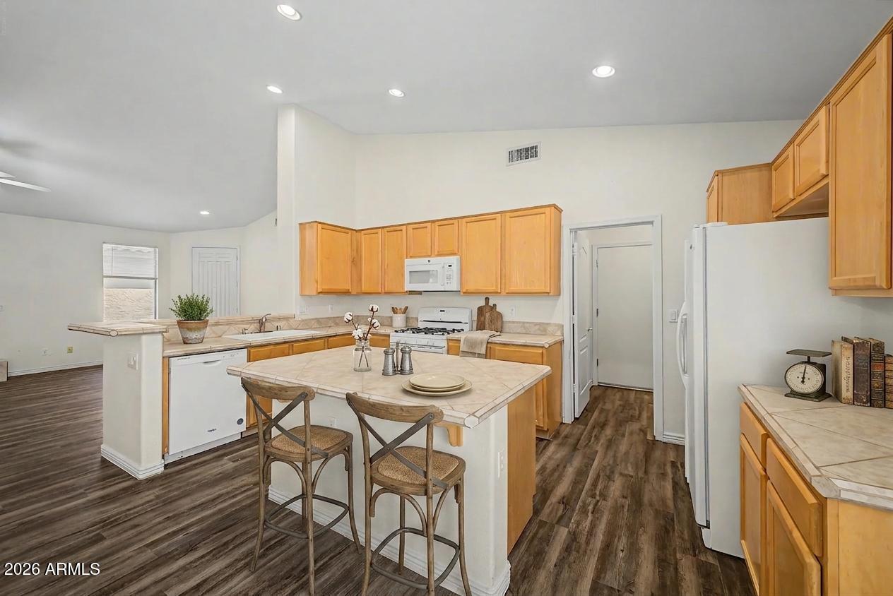 910 South Nielson Street Gilbert, AZ 85296 - Photo 4 of 11 collov-ai_20260430104902_vms6qj