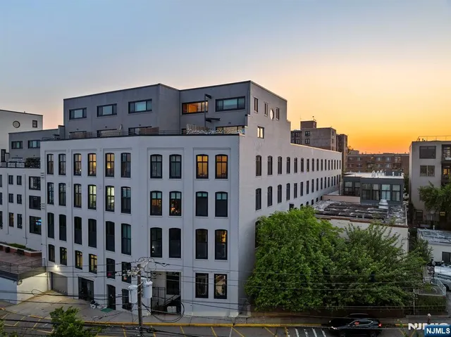 a large building with a lot of windows