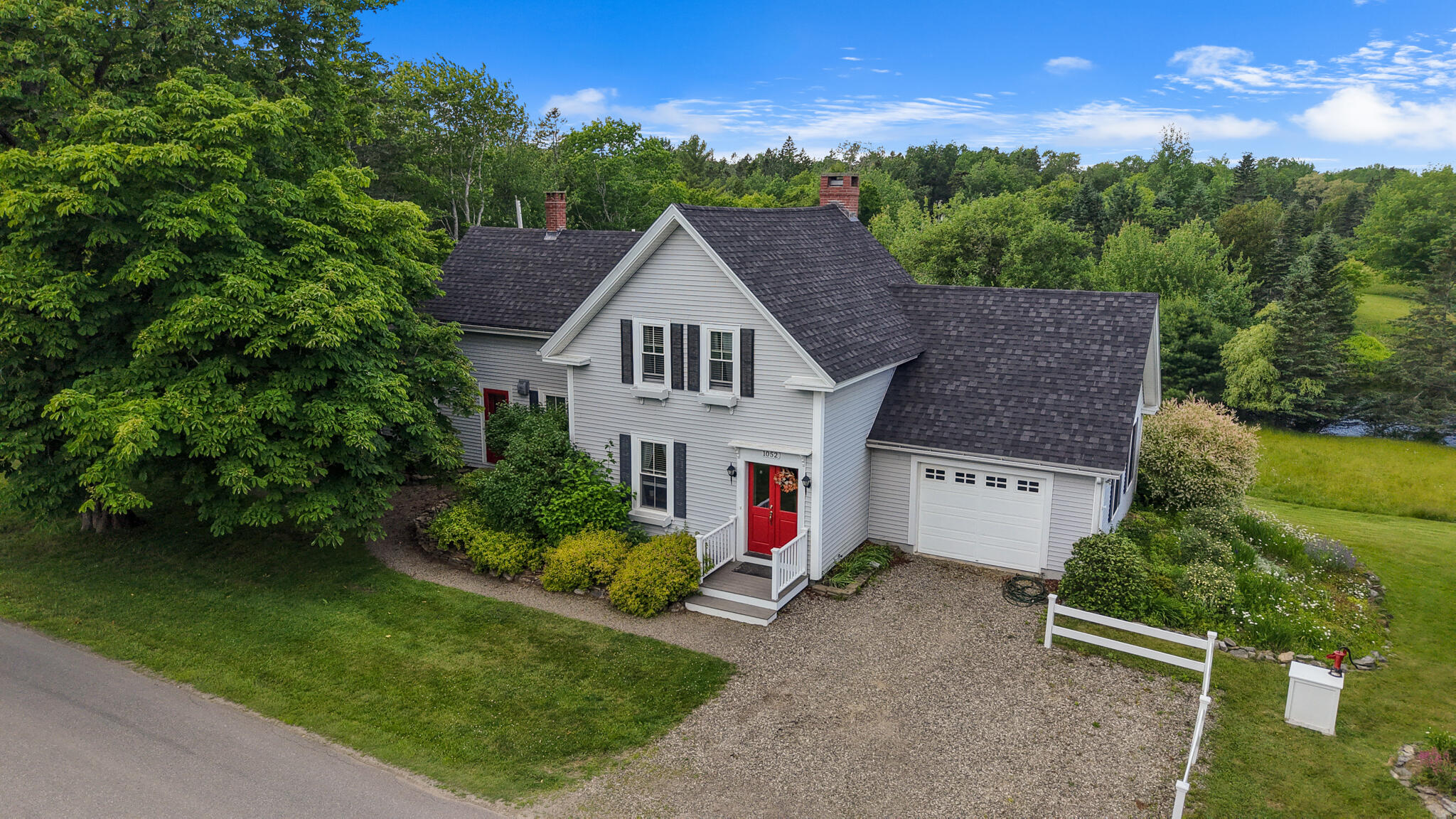 1052 Meadow Pond Rd