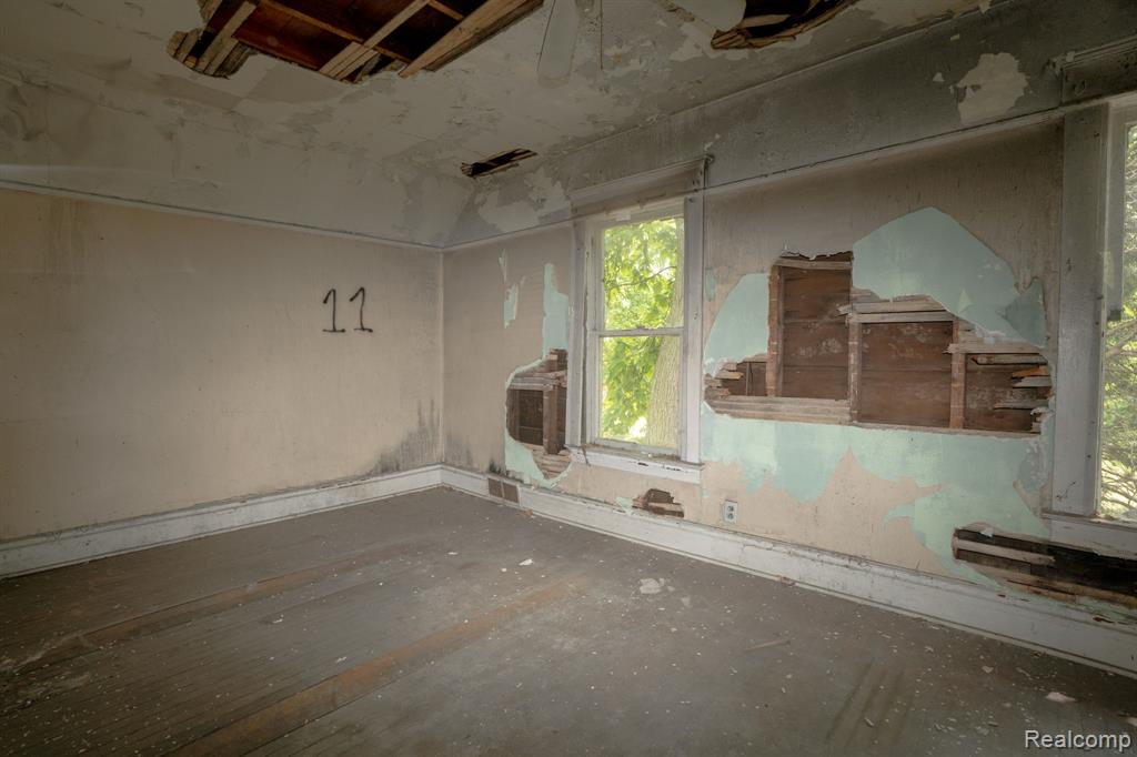 545 Rosedale Court Detroit, MI 48202 - Photo 10 of 58