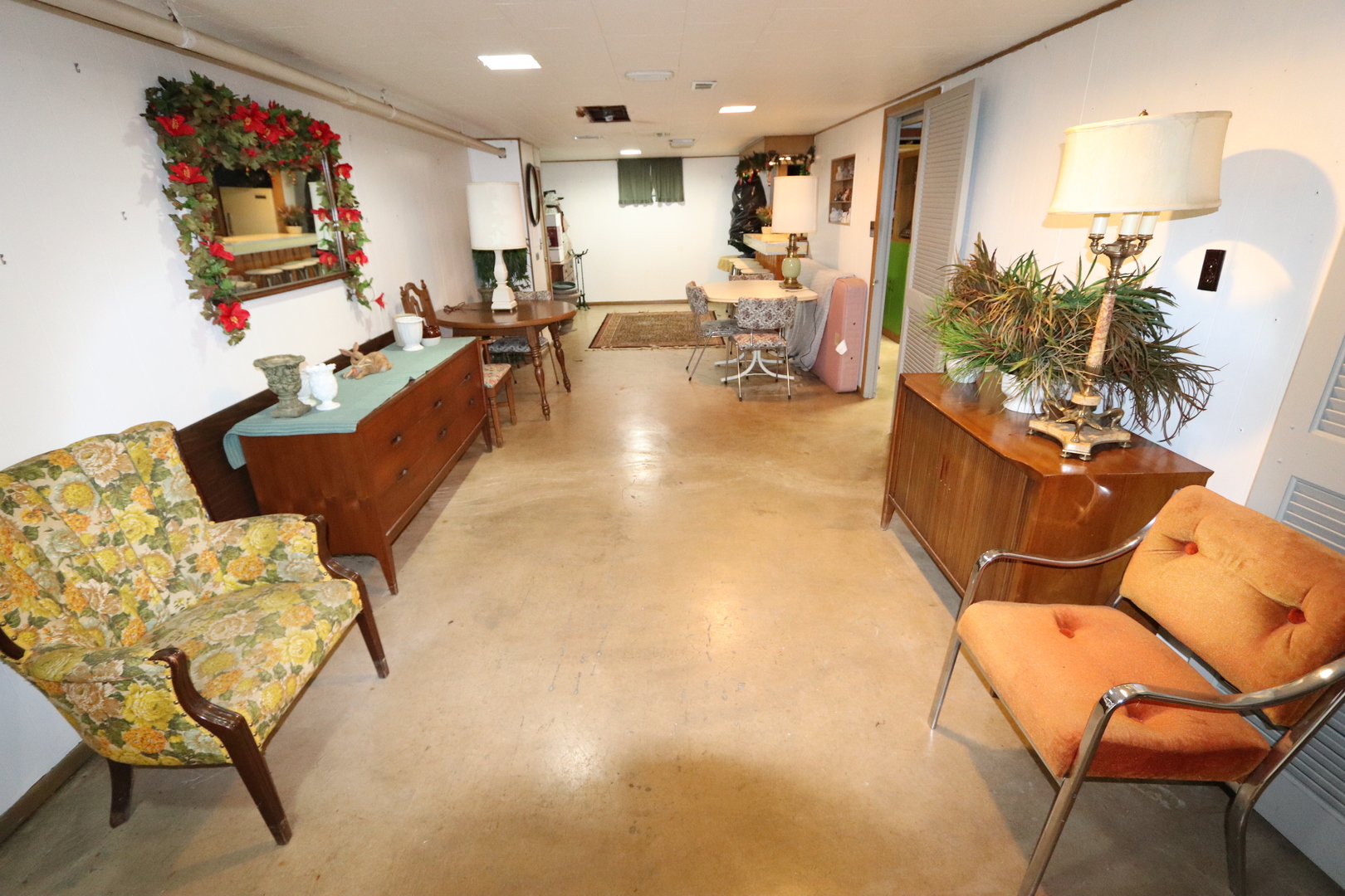4919 Long Avenue Chicago, IL 60638 - Photo 19 of 29 a living room with furniture and a flat screen tv