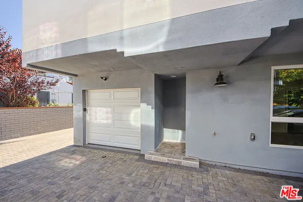 $4,983 | 10801 Kling Street, Toluca Lake, CA 91602
