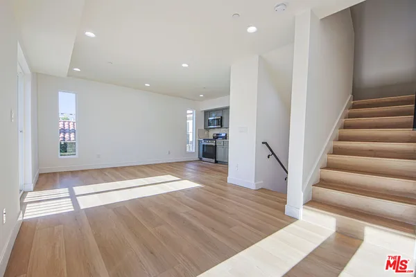 $4,983 | 10801 Kling Street, Toluca Lake, CA 91602