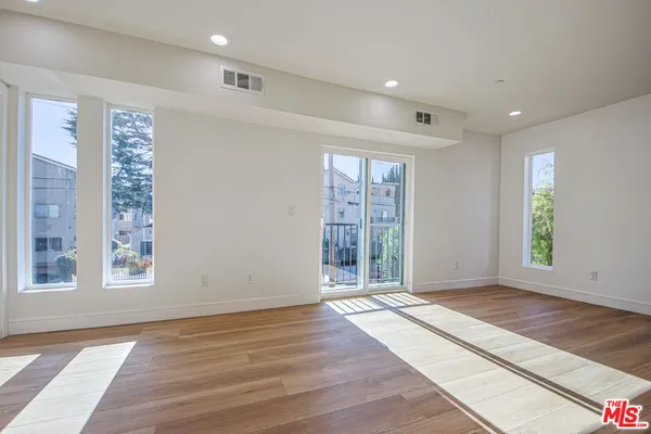 $4,983 | 10801 Kling Street, Toluca Lake, CA 91602