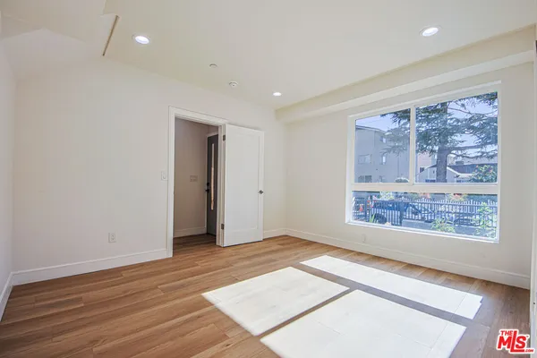 $4,983 | 10801 Kling Street, Toluca Lake, CA 91602