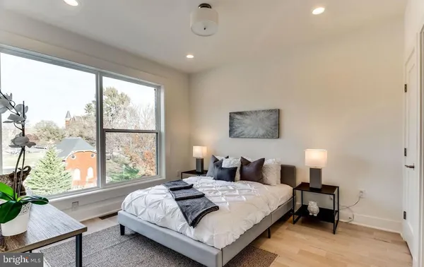 $3,300 | 631 Florida Avenue Northeast, Unit B, Washington, DC 20002