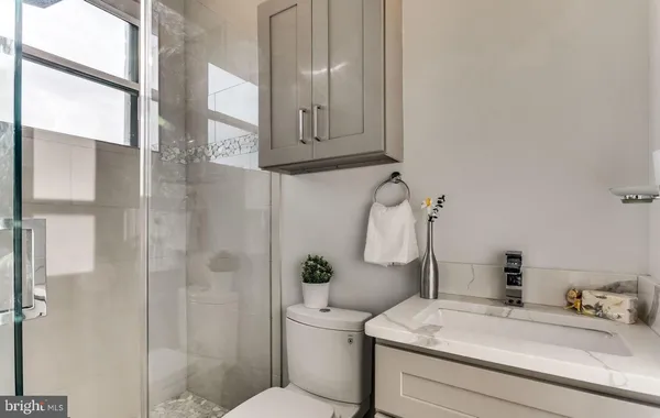 $3,300 | 631 Florida Avenue Northeast, Unit B, Washington, DC 20002