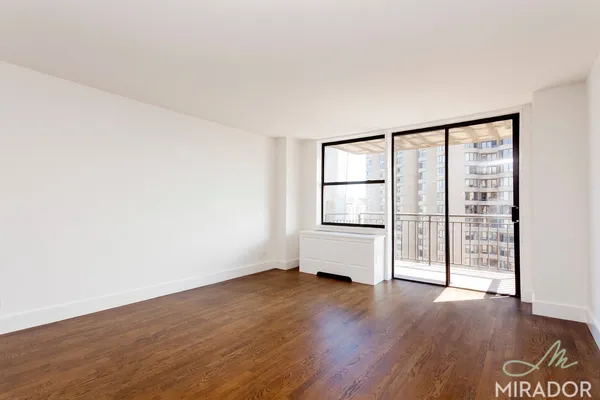 $4,025 | 330 East 39th Street, Unit 34B | Murray Hill