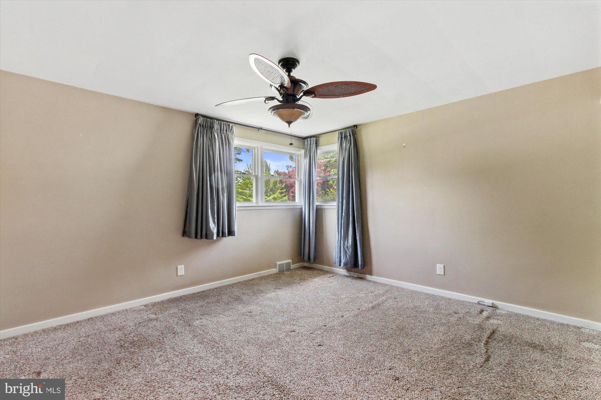 2405 Cambridge Road York, PA 17402 - Photo 18 of 28 Gallery Image 18