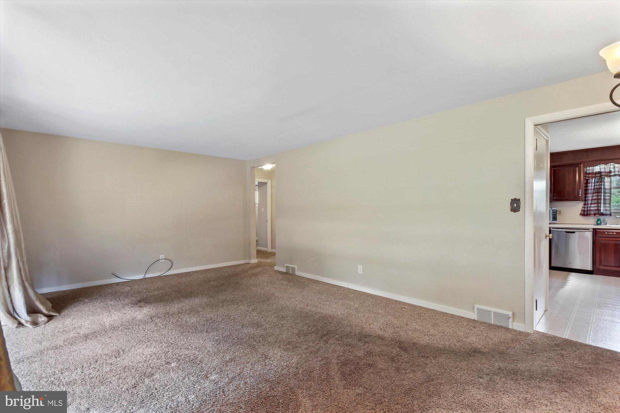 2405 Cambridge Road York, PA 17402 - Photo 9 of 28 Gallery Image 9