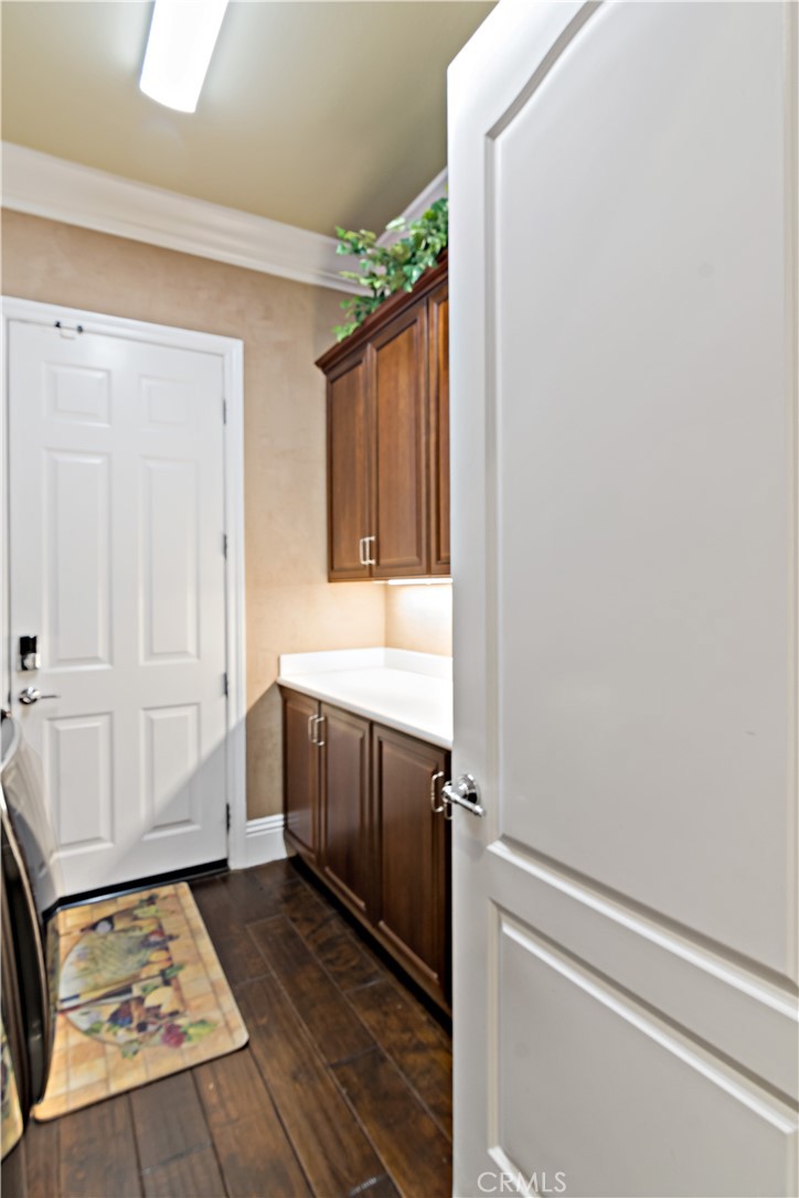 689 Crystal Mountain Circle Riverside, CA 92506 - Photo 37 of 74 Laundry