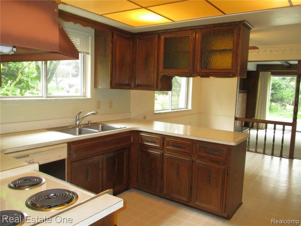 1228 Green Ridge Road Rochester, MI 48309 - Photo 12 of 50 IMG_0787.jpg